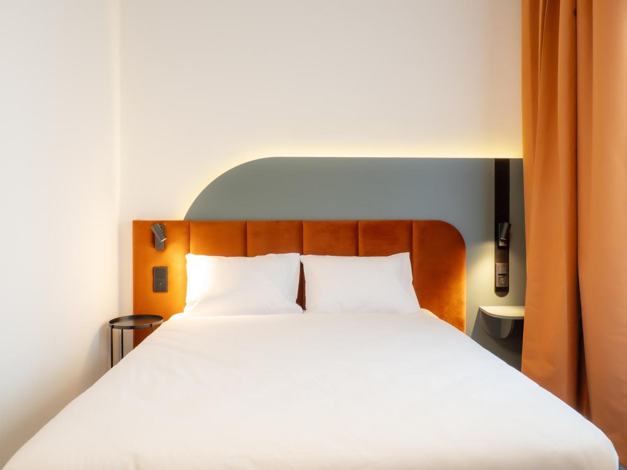 B&B Hotel Leszno Esterno foto