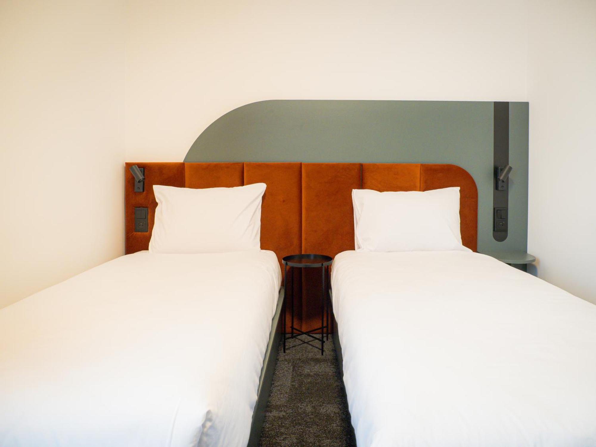 B&B Hotel Leszno Esterno foto