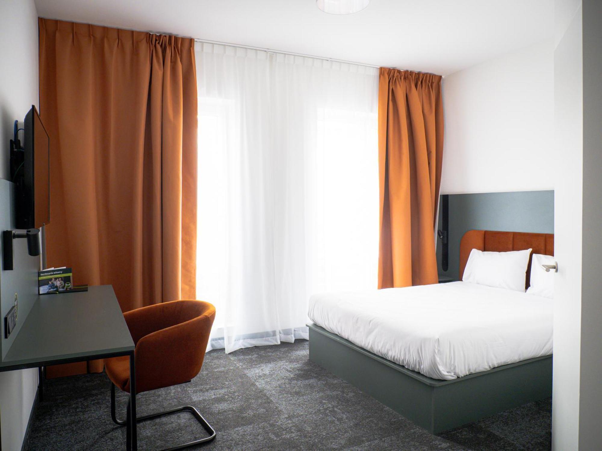 B&B Hotel Leszno Esterno foto
