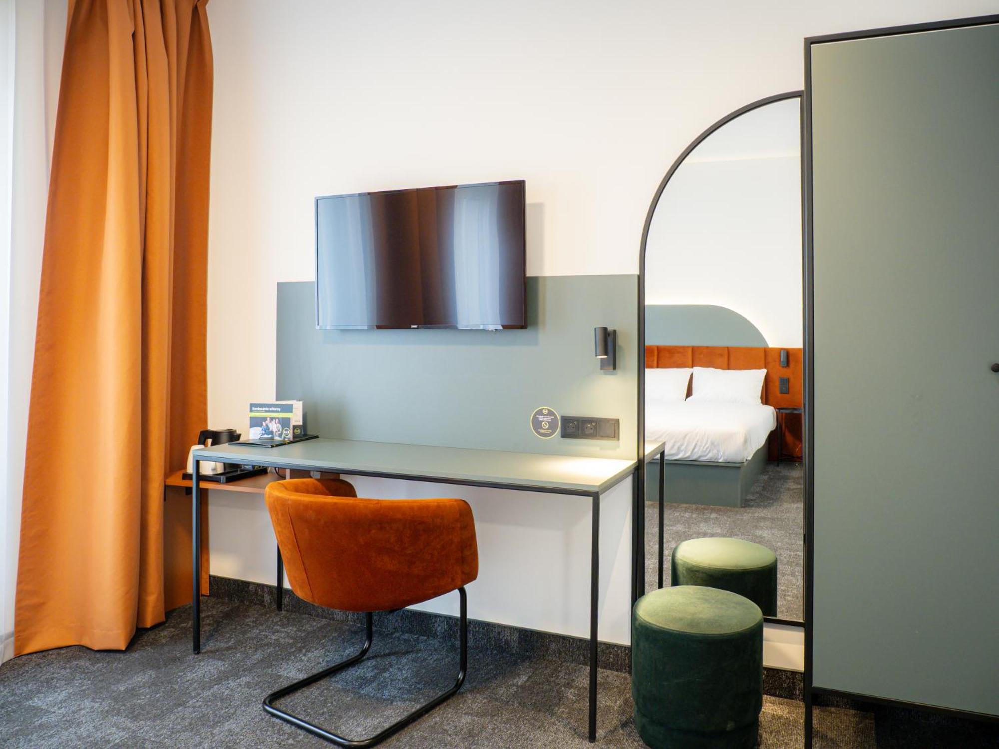 B&B Hotel Leszno Esterno foto