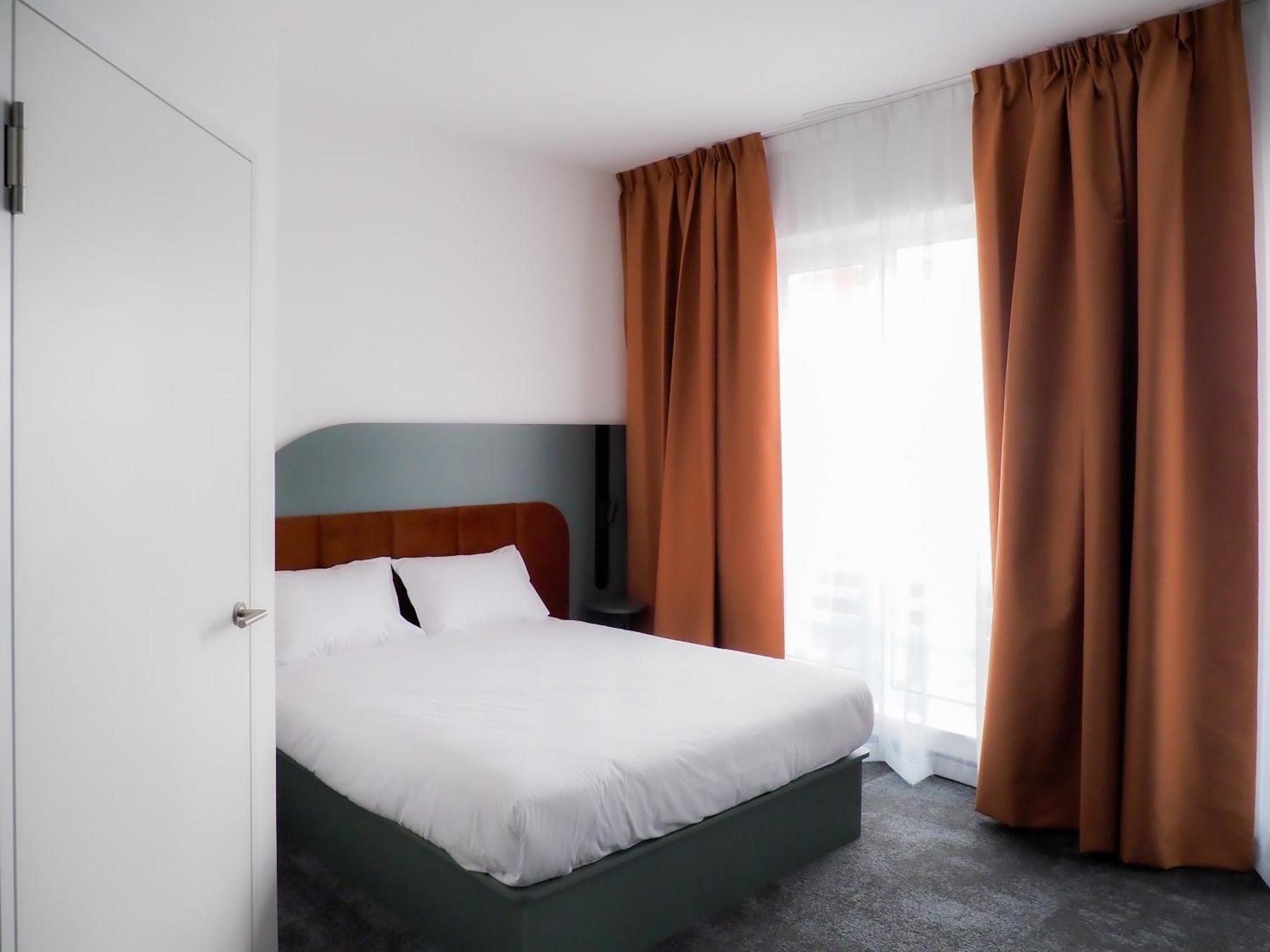 B&B Hotel Leszno Esterno foto